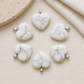 Colgante de corazón de cristal Howlite pulido, dijes de piedras preciosas pulidas, collares en forma de corazón genuinos