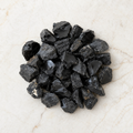 Pierres naturelles brutes d'obsidienne noire 1 pouce de morceaux de cristal brut d'obsidienne noire en taille de paquet 4 oz, 1/2 lb, 1 lb.