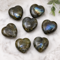 Cristal de corazón de labradorita pulido, corazón de bolsillo grande de 2 pulgadas Corazón de cristal hinchado
