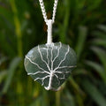 Colgante envuelto en alambre de plata con corazón de aventurina verde, colgante envuelto en plata con corazón de cristal ~ colgante de piedras preciosas de corazón.