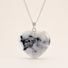 Colgante de corazón de cristal de piedra lunar arco iris natural, collares en forma de corazón genuinos, encanto de piedra preciosa pulida