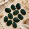 Piedra plana de jade verde, piedras de palma planas ovaladas pulidas