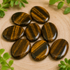 Tiger Eye Worry Stone para la curación con cristales (Pocket Palm Stone / Thumb Stone)